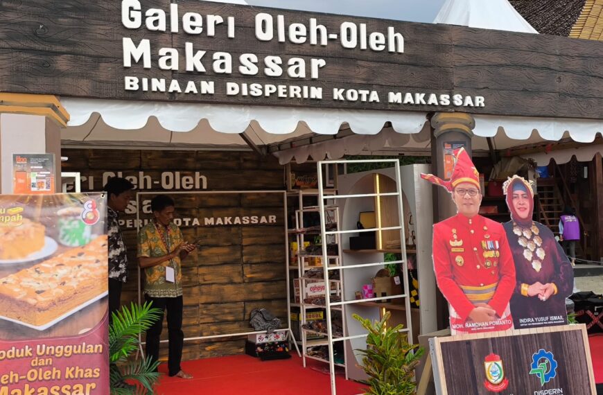 Tampil Elegant, Booth Disperin Makassar…